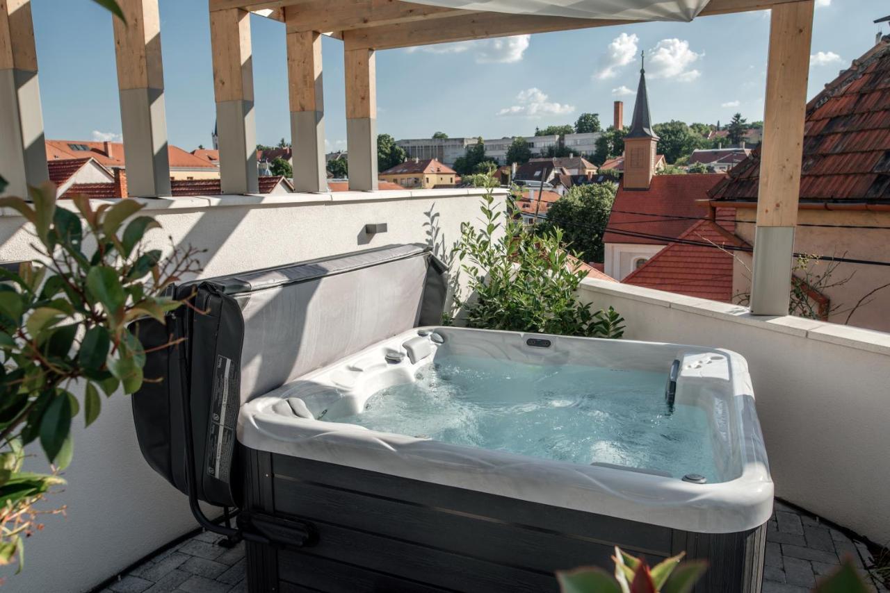 Loftlakasom**** Aparthotel Veszprém Exterior photo